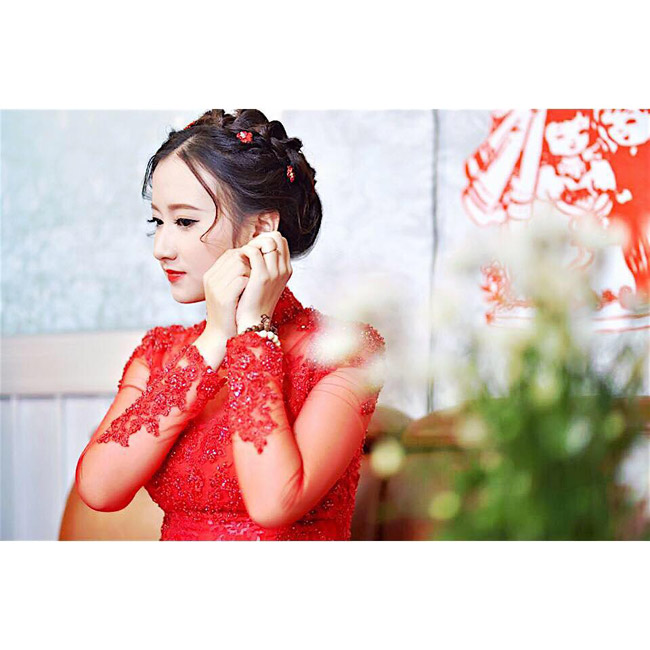 Tuy vậy, cô đã "sớm theo chồng bỏ cuộc chơi" vào ngày 9/12 vừa qua. Chồng của Quỳnh Như là một BTV có tiếng của kênh Quốc phòng Việt Nam. 