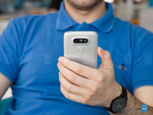 Điểm danh những smartphone bán chạy nhất năm 2016 - 4