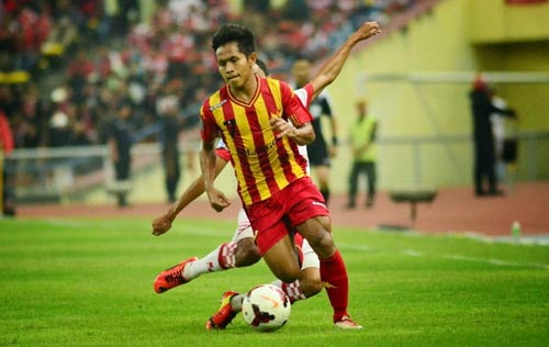 Tin nhanh AFF Cup 16/12: Riedl và Kiatisak không muốn “đấu súng” - 2