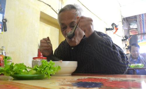 Ghé thăm quán phở gia truyền lâu năm tại Vĩnh Phúc - 5