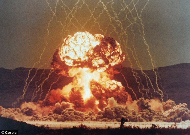 Thế giới có thể bị hủy diệt chỉ với số ít vũ khí hạt nhân - 1