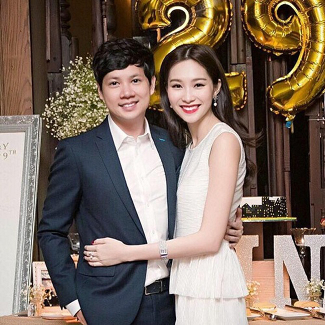 Hoa hậu Đặng Thu Thảo cũng đang có mối tình đẹp với Nguyễn Trung Tín, chàng CEO của một tập đoàn bất động sản nổi tiếng với 14 công ty thành viên, chi nhánh nằm trải đều hai miền Nam - Bắc.