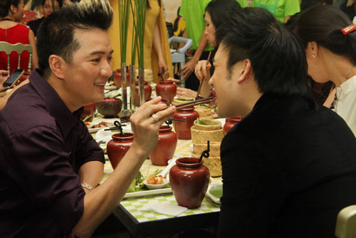 “Không vay nợ, mẹ Mr Đàm sẽ là người sướng nhất VN” - 2