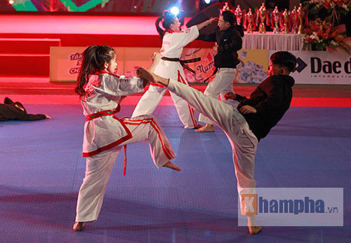 Taekwondo: Châu Tuyết Vân múa côn, đánh quyền ấn tượng - 8