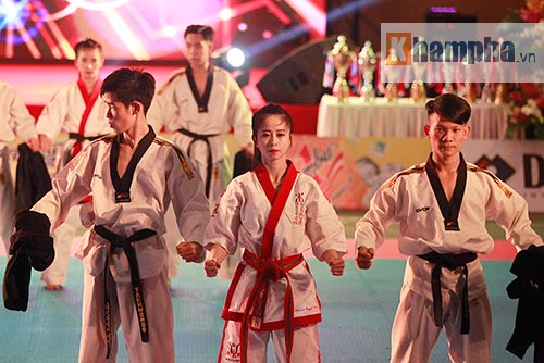 Taekwondo: Châu Tuyết Vân múa côn, đánh quyền ấn tượng - 9