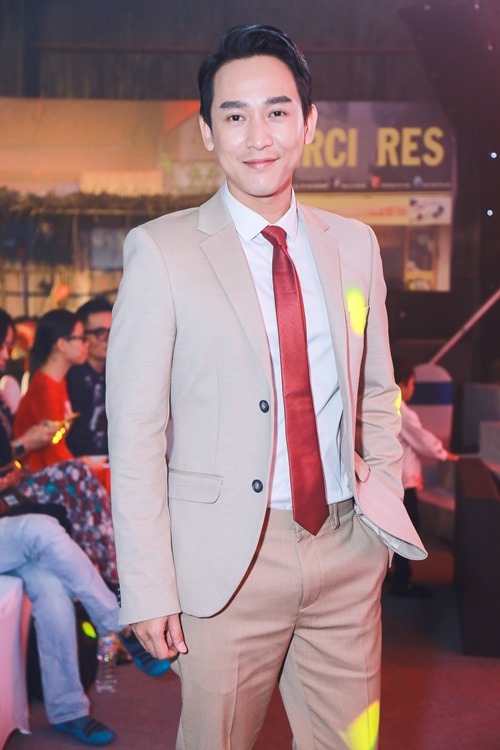 Nhà Lý Hải gây chú ý chốn đông người - 8