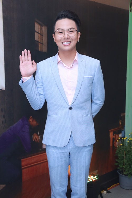 Nhà Lý Hải gây chú ý chốn đông người - 6