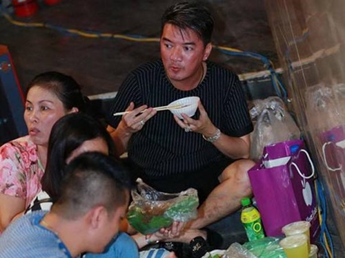 "Cái giá phải trả" cho việc kiếm tiền như nước của Mr. Đàm - 6