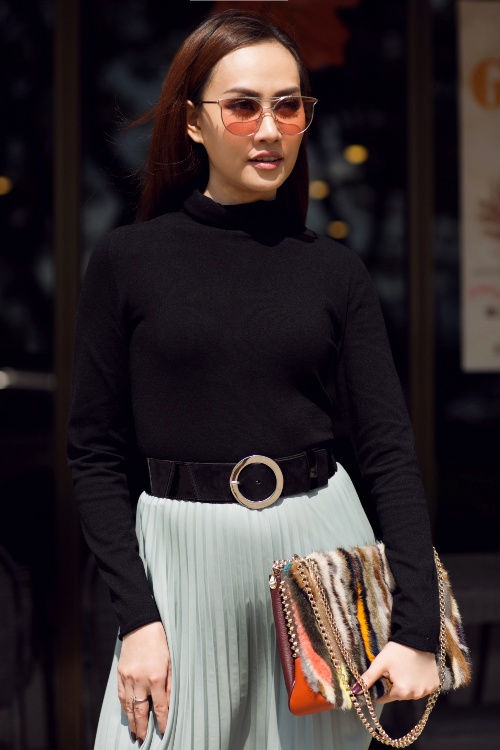 Á hậu Kim Duyên diện phong phanh giữa đông giá lạnh - 4