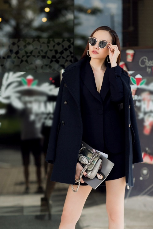 Á hậu Kim Duyên diện phong phanh giữa đông giá lạnh - 12