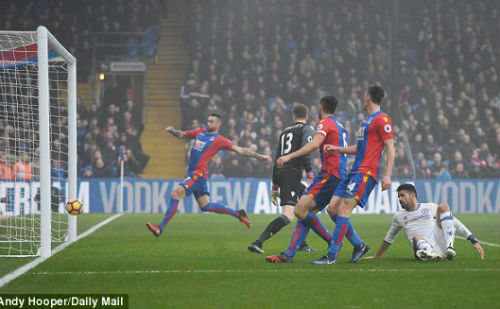 Crystal Palace - Chelsea: Cú đánh đầu lịch sử - 1