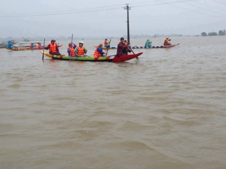 Tìm thấy thi thể nam sinh mất tích trong lũ - 1