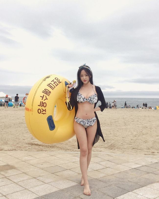 Yoon Hye Joo sở hữu thân hình nóng bỏng cùng số đo ba vòng gợi cảm.