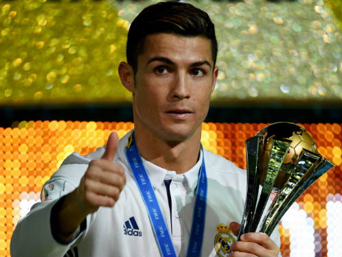 Real giành cú ăn 3: Ronaldo & Zidane xứng danh siêu anh hùng - 1