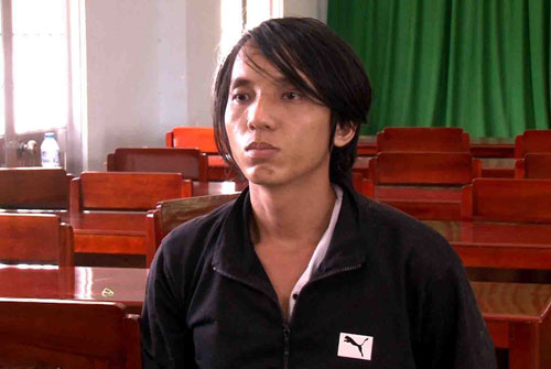 Phút nghẹt thở truy đuổi hai tên cướp có vũ khí - 2