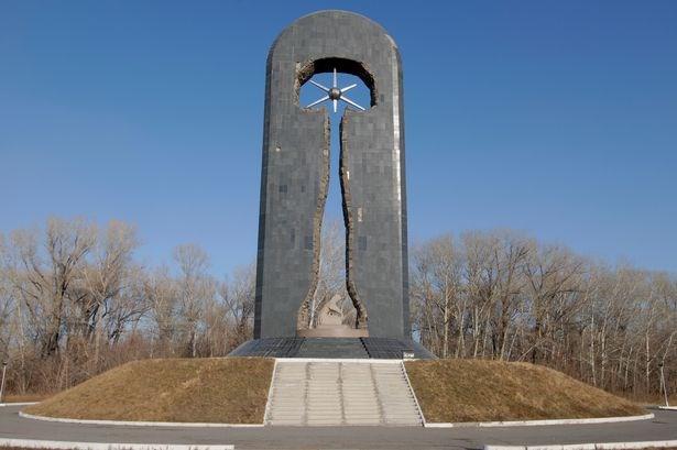 Nơi gánh chịu 456 quả bom hạt nhân nổ trong suốt 40 năm - 6