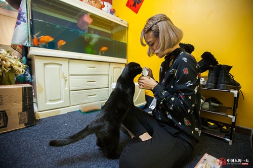 Trắng đêm cùng nữ thợ xăm TQ kiếm hơn 100 triệu/tháng - 7