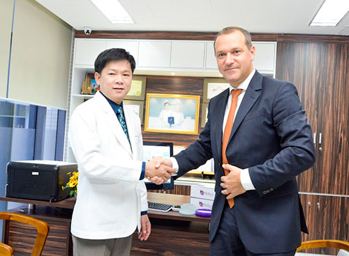 Nâng ngực chuyên sâu 3D Motiva đầu tiên tại Việt Nam - 1