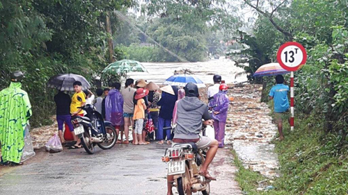 Một tuần, mưa lũ khiến 40 người thương vong ở miền Trung - 2