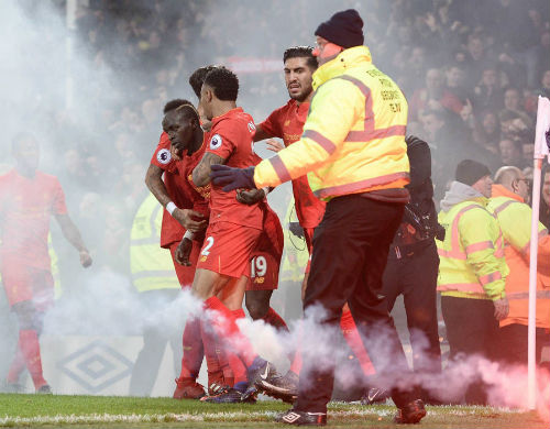 Thắng derby, Klopp vẫn không hài lòng với fan Liverpool - 3