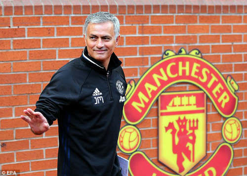 Chuyển nhượng MU: Mourinho chi 100 triệu bảng, Fellaini ra đi - 1