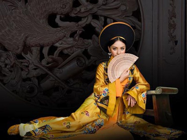 Bộ trang phục dân tộc của Trương Dương Thiên Lý tham gia tại Miss World cũng rất ấn tượng với khán giả khi mang vẻ hoàng tộc, kiêu sa.