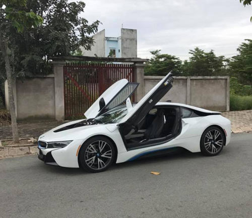Xôn xao thông tin siêu xe BMW i8 được rao bán trên mạng - 4