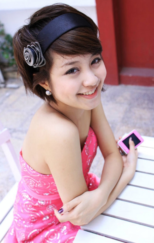 Mi Vân là một trong những hot girl đời đầu nổi tiếng cùng Hoàng Thùy Linh ở Hà Nội.