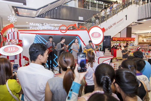 Giới trẻ đổ xô đến chụp ảnh tại con đường mùa đông độc đáo - 9