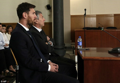 Cùng trốn thuế, Messi bị dọa bỏ tù, Ronaldo được làm ngơ - 1