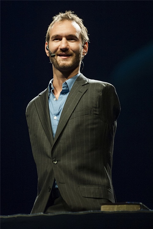 Cuộc sống gia đình chàng trai Nick Vujicic sau 4 năm - 2