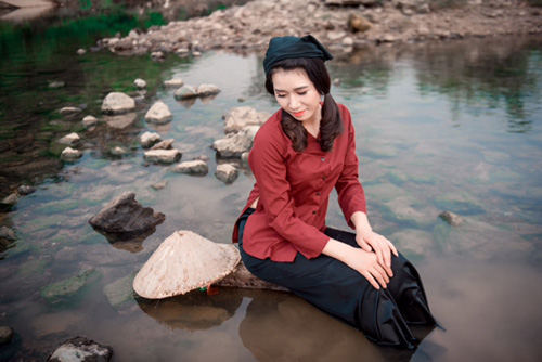 “Hot girl gặt lúa” lại gây thương nhớ với hình ảnh thôn nữ - 10