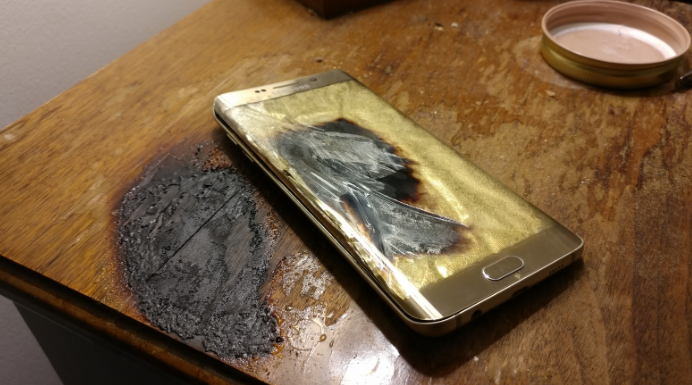 Samsung Galaxy S6 Edge tiếp tục &#34;bén lửa&#34; - 1