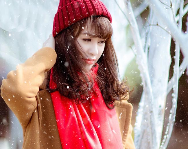 Cô gái Bắc Giang- Trần Thị Lan lại chọn phong cách nhẹ nhàng, ấm áp để thực hiện bộ ảnh Giáng sinh (ảnh: Kun Mon).&nbsp;