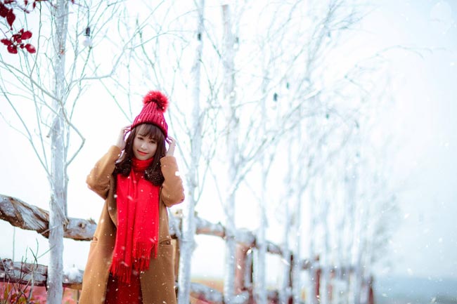 Trần Lan đẹp dịu dàng trong không khí Noel (ảnh: Kun Mon).&nbsp;