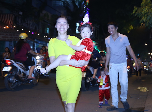Những &#34;thiên đường&#34; Noel đẹp hút hồn giới trẻ Sài Gòn - 13
