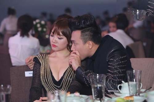 Trấn Thành - Hari Won: Cặp uyên ương &#34;nghiện&#34; đồ đôi - 2