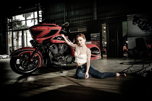 Hot girl sửa xe ngực khủng được báo Đài ca ngợi hết lời - 6