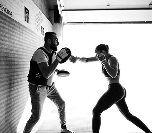 &#34;Nữ hoàng UFC&#34; Rousey tái xuất cuồn cuộn cơ bắp - 2