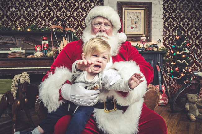 Ông già Noel tỏ ra buồn bã khi không được trẻ con "ưa".