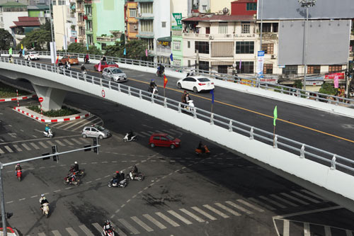 HN: Thông xe cầu vượt trăm tỷ tại &#34;điểm đen&#34; ùn tắc giao thông - 5