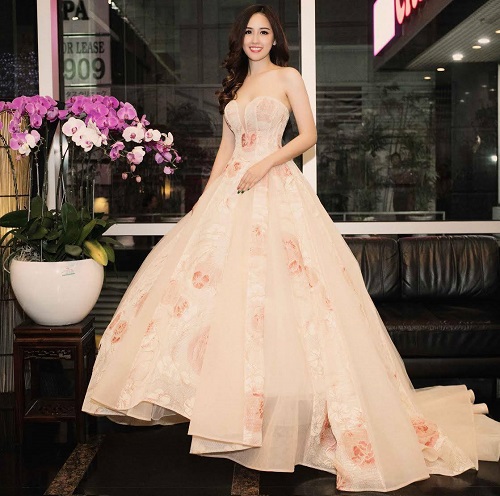 Loạt ảnh "gây mê" ánh nhìn của Mai Phương Thúy năm 2016 - 12