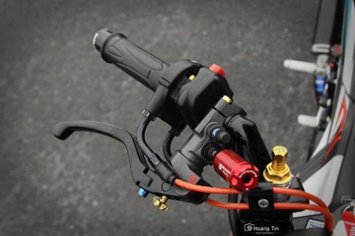 Cận cảnh Honda Sonic lắp thêm hàng loạt đồ chơi đắt tiền - 4