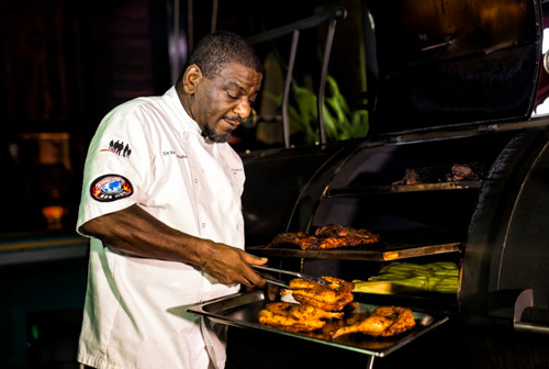 Đập hộp nhà hàng container siêu khủng Holy Pig tại Tổ hợp Cocobay Đà Nẵng - 9