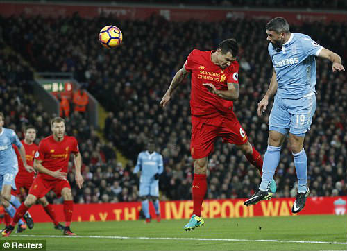 Liverpool - Stoke City: Đã hay còn gặp may - 1