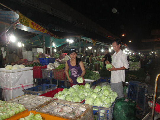 Hàng Tết khó tăng giá mạnh - 1