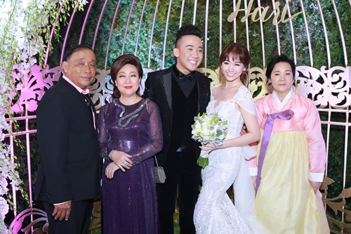 Trấn Thành: &#34;Đang cày tiền trả nợ đám cưới&#34; - 2