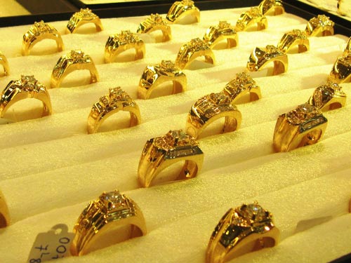 Giá vàng ngày 29/12/2016: Tiếp đà giảm mạnh? - 1