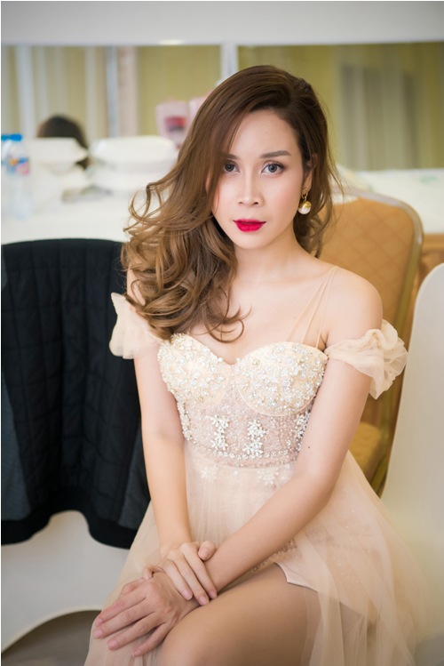 Thanh Tú ''lu mờ'' trước vẻ quyến rũ của Lưu Hương Giang - 2