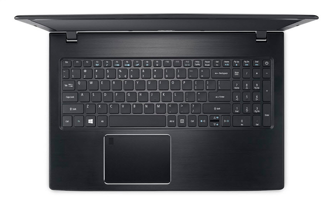 Acer Aspire E5-575G-73DR sở hữu touchpad khá lớn cùng phần chiếu nghỉ tay bằng nhôm.